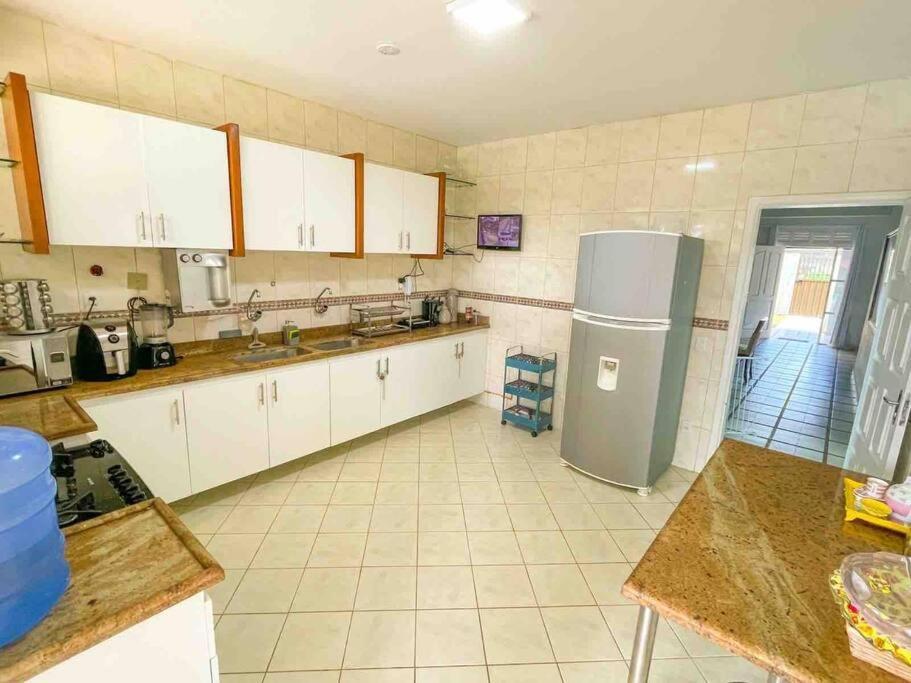 Casa A 170M Da Praia Com Vista Para O Mar イリェウス エクステリア 写真